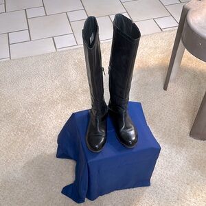 Authentic UGG leather boots. Size 5.